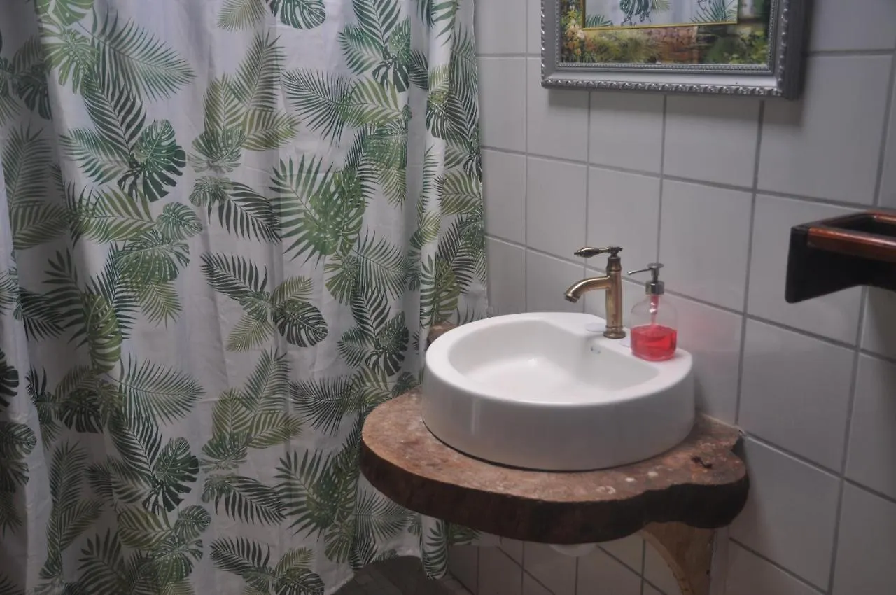 Hibiscus Valley Inn Marigot