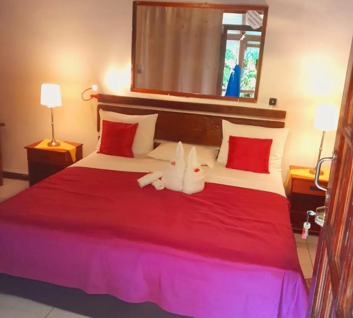Hibiscus Valley Inn Marigot