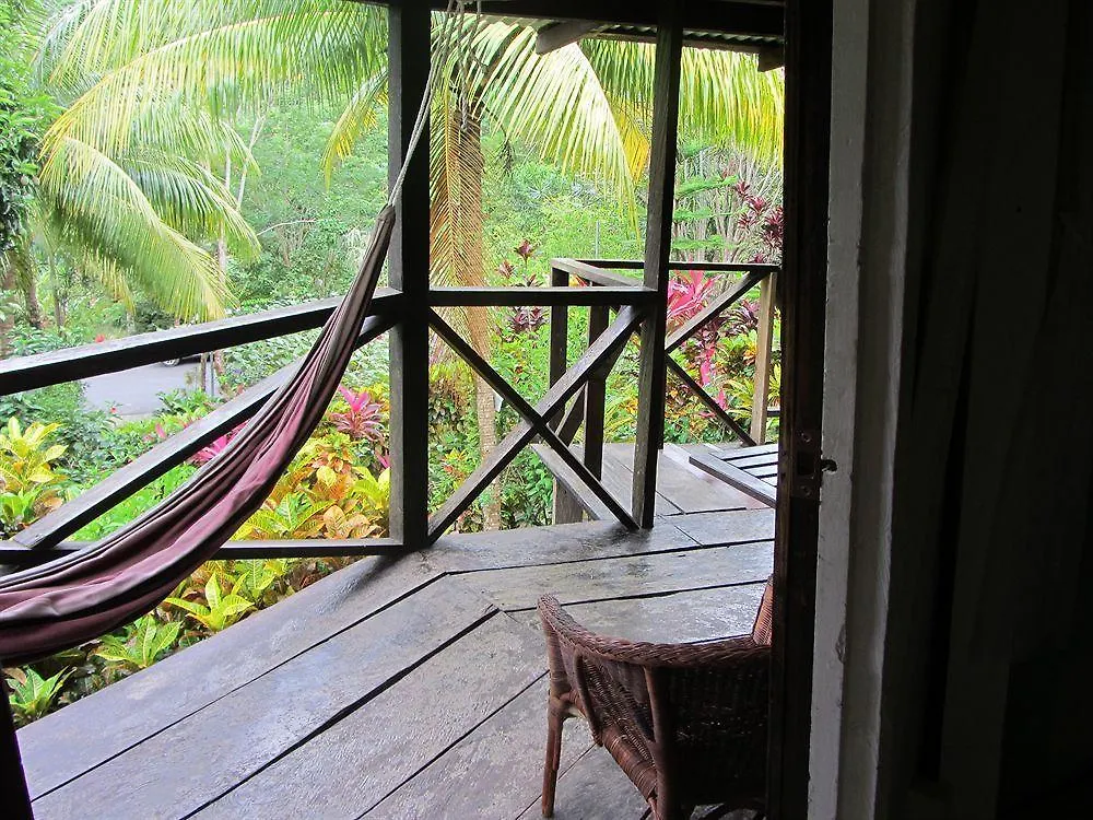 Hibiscus Valley Inn Marigot