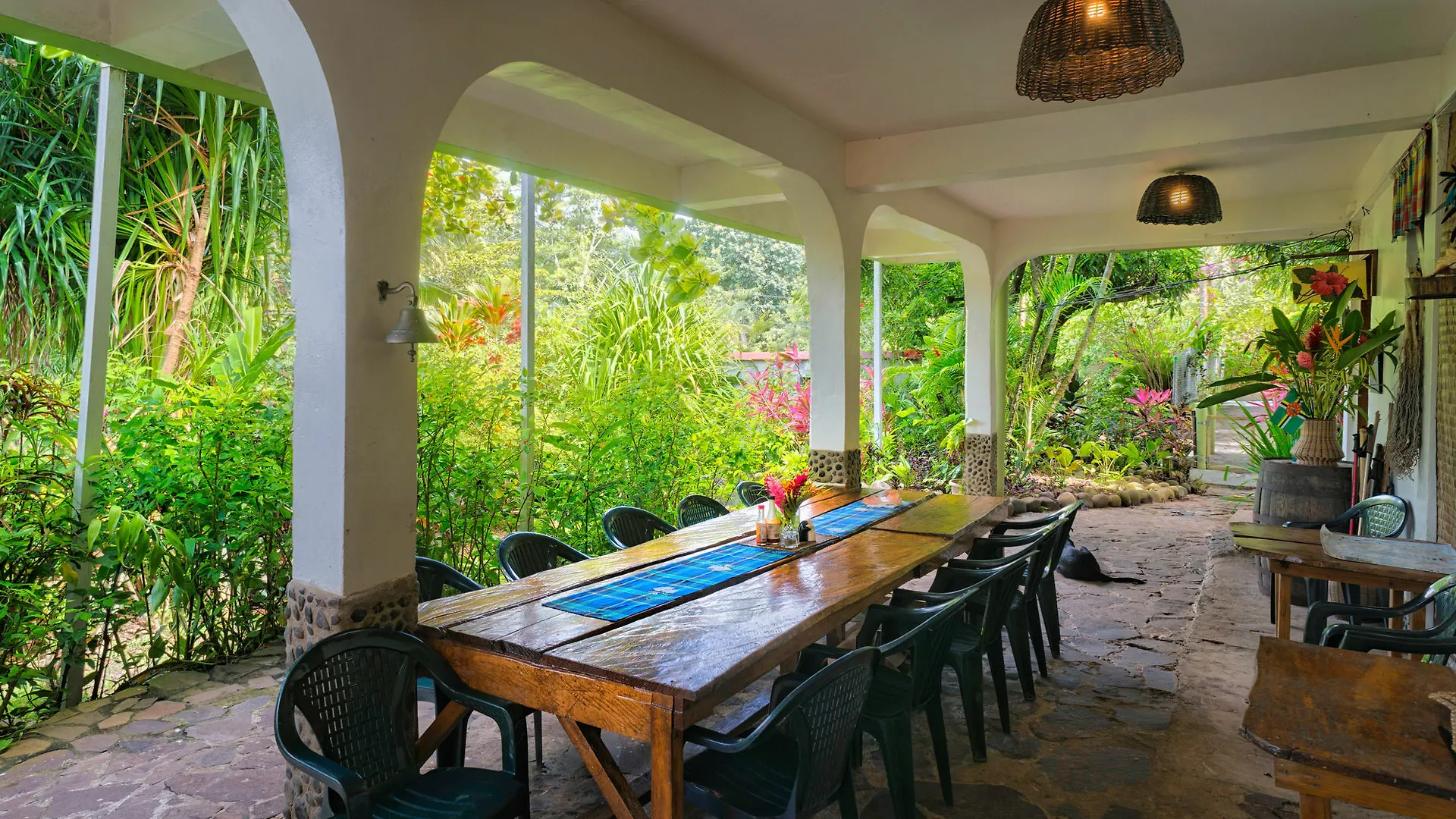 Hibiscus Valley Inn Marigot Dominica