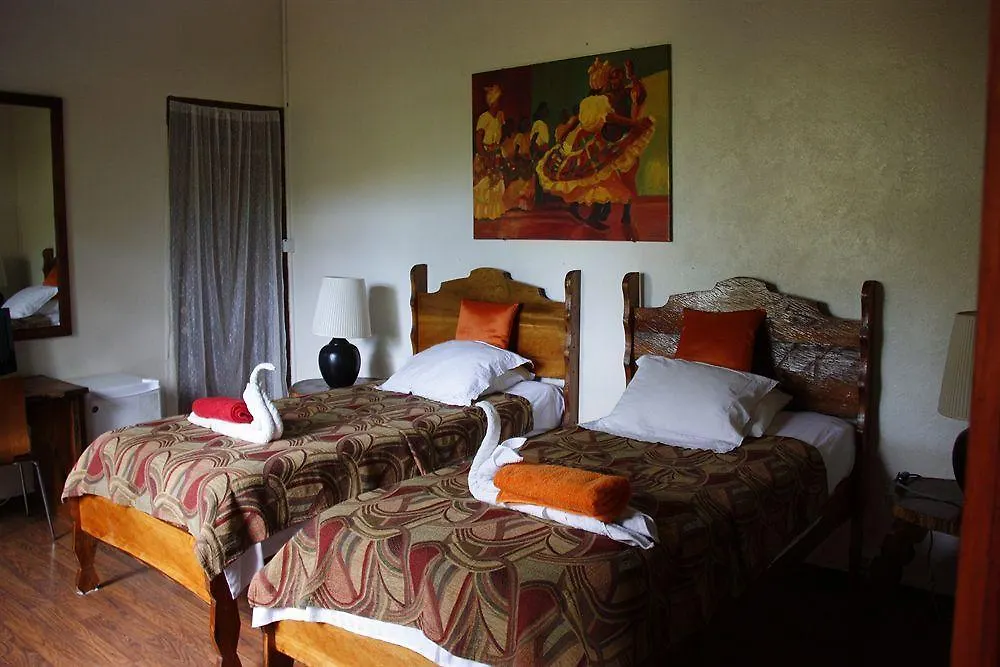 Hibiscus Valley Inn Marigot 3*,  도미니카