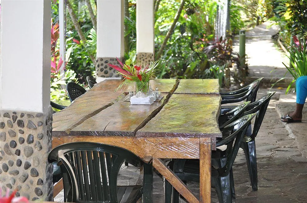Hibiscus Valley Inn Marigot 3*,